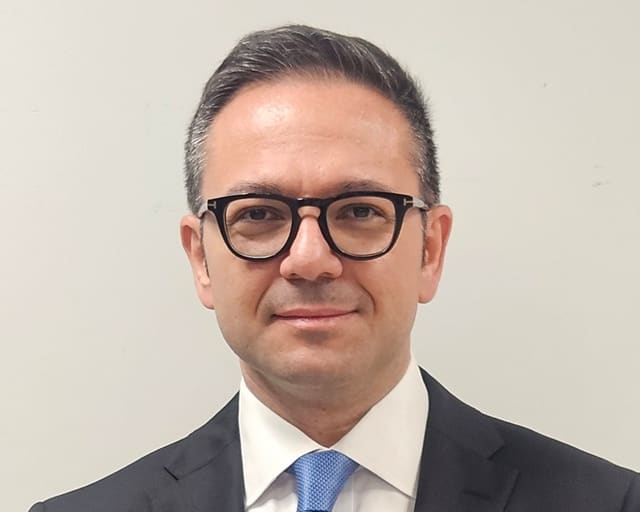Rəşad Xanlarov Böyük Britaniyada təhsil məsələləri üzrə müşavir oldu