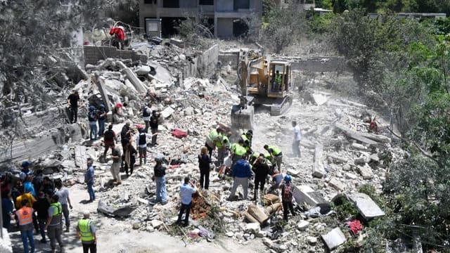 İsrailin Livana hava hücumları nəticəsində ölənlərin sayı 21-ə çatıb