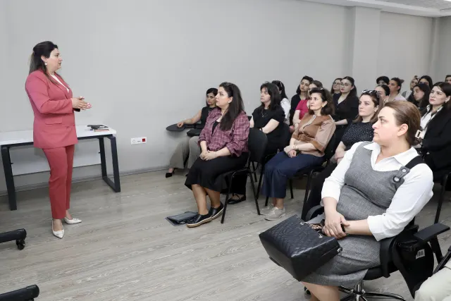 Xarici dil fənləri üzrə imtahan modelinin növbəti təqdimatı keçirilib
