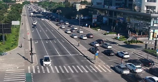 Bakıda hazırda sıxlıq müşahidə olunan yollar açıqlanıb 