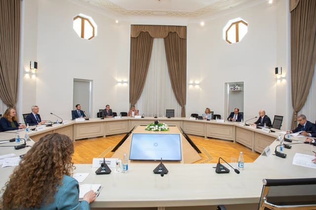 Energetika naziri Almaniya İqtisadiyyatının Şərq Komitəsinin sədri ilə görüşüb