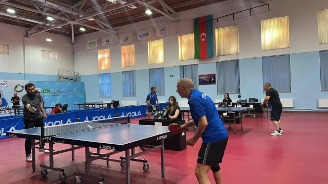 Veteran stolüstü tennisçilərin Azərbaycan çempionatı keçirilib