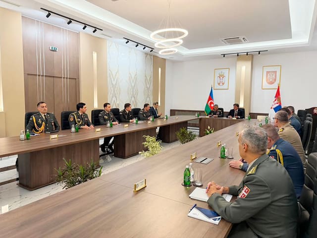 Azərbaycan müdafiə naziri Serbiyada rəsmi səfərdədir
