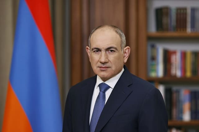 Paşinyan Ermənistan-Türkiyə dəmir yolunun tezliklə açılmasına ümid etdiyini bildirib