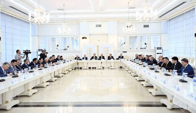 Parlamentdə ictimai dinləmə təşkil olunub