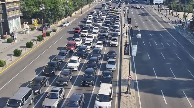Bakıda hazırda sıxlıq müşahidə olunan yollar açıqlanıb 