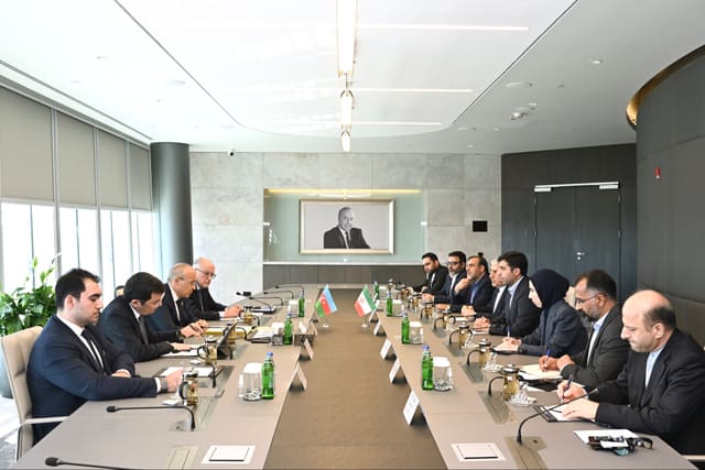 Mikayıl Cabbarov İranla nəqliyyat sahəsində əməkdaşlığın gücləndirilməsi imkanlarını müzakirə edib