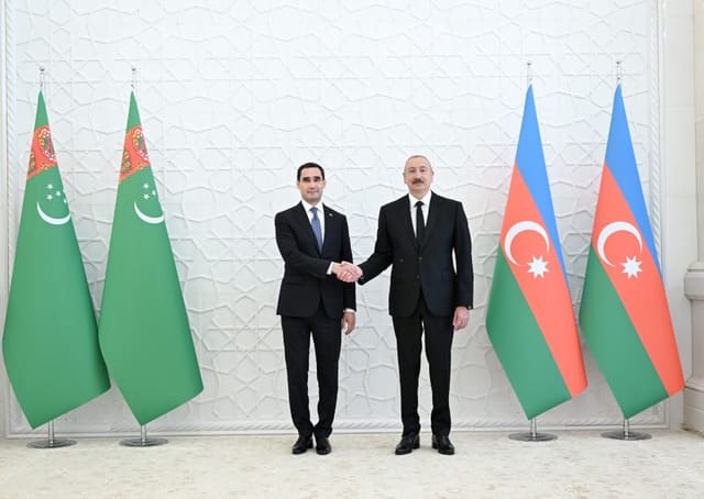 Sərdar Berdiməhəmmədovun Bakıda rəsmi qarşılanma mərasimi olub