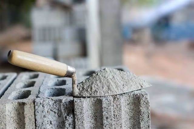 Azərbaycandan 303,8 min ton sement ixrac edilib