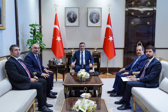 Cevdet Yılmaz Rəşad Məmmədovla görüşüb