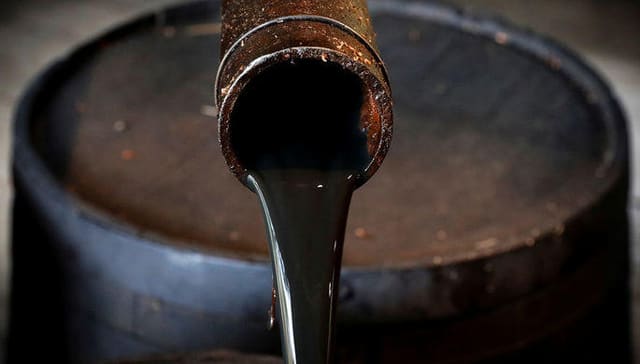 “Brent" markalı neftin qiyməti mart ayından bəri ilk dəfə 76 dollardan aşağı düşüb