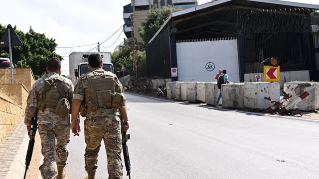 Beyrutda ABŞ səfirliyinin yaxınlığında silah səsləri eşidilib