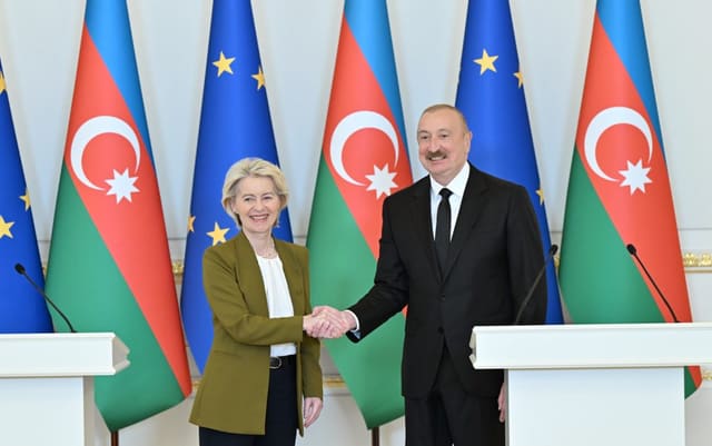 İlham Əliyev Avropa Komissiyasının Prezidenti ilə görüşünə dair paylaşım edib