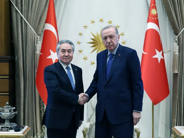 Ərdoğan Qırğızıstanın xarici işlər naziri ilə görüşüb