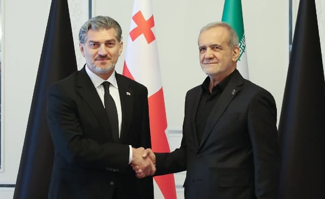 İran və Gürcüstan prezidentləri arasında görüş olub