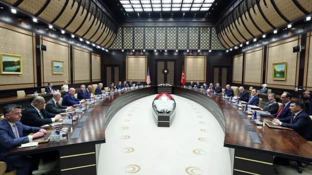 Ərdoğan və Tramp nümayəndə heyətləri ilə birgə danışıqlara rəhbərlik ediblər
