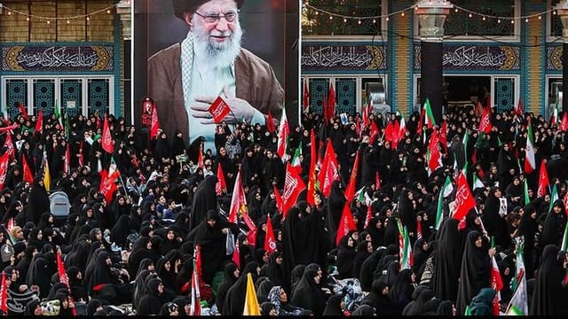 İranın sabiq Ali Rəhbərinin tabutu İraqa gətirilib