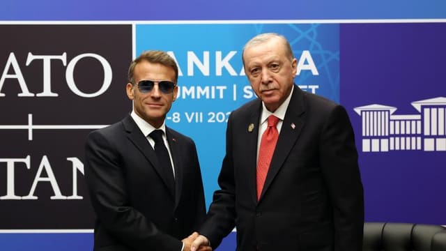 Prezident Ərdoğan Makron ilə görüşüb