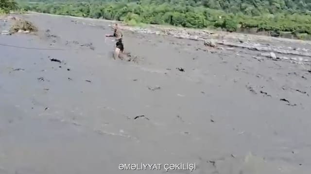 Balakəndə çayda köməksiz qalan 41 yaşlı şəxs xilas edilib