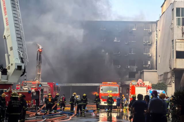 Çində ayaqqabı fabrikində baş verən yanğında 28 nəfər həlak olub - YENİLƏNİB