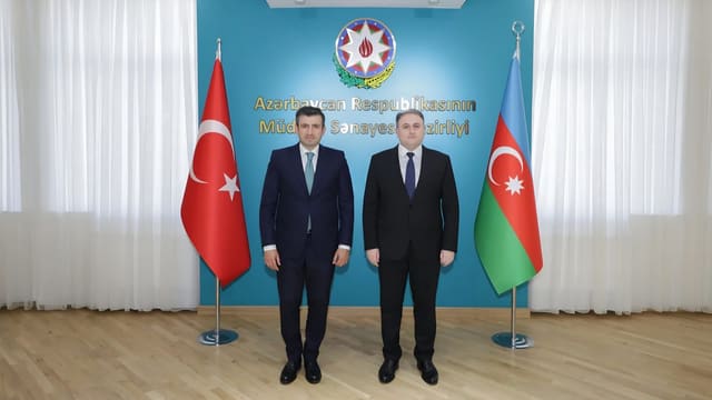 Vüqar Mustafayev "Baykar"ın rəhbəri Səlcuq Bayraktarla görüşüb