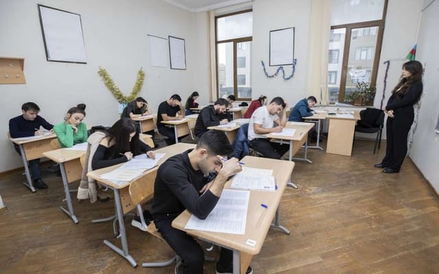 Tələbələrin yerdəyişməsi üzrə sənəd qəbulu başlayıb