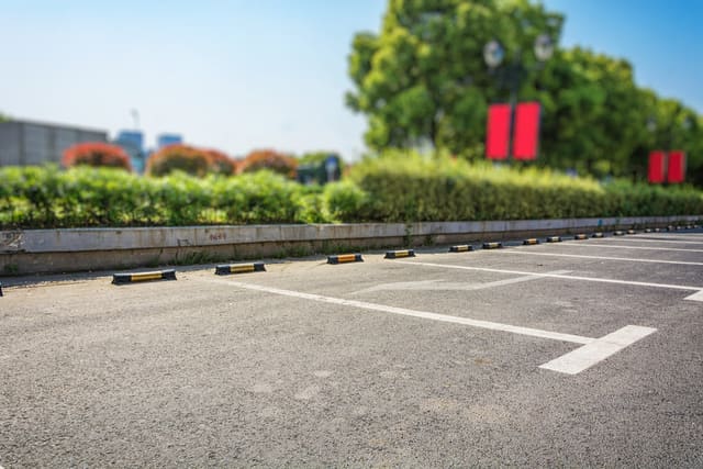 Azərbaycanda yol hərəkəti, parklanma və texniki baxış qaydaları təkmilləşdirilir