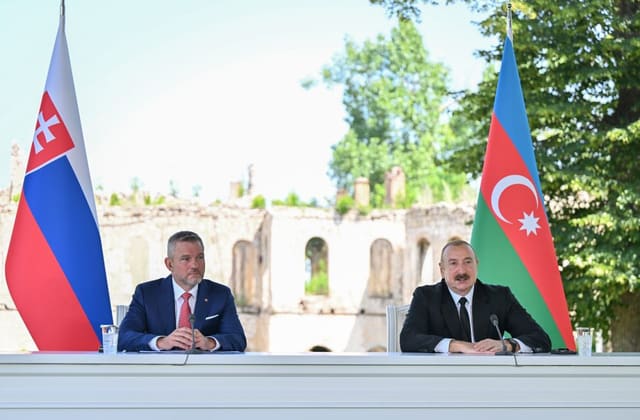 Azərbaycan və Slovakiya prezidentləri mətbuata bəyanatlarla çıxış ediblər - YENİLƏNİB 2