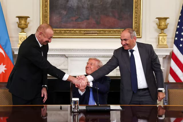 Reuters: Azərbaycan və Ermənistan arasında real sülh var, lakin yekun saziş konstitusiya dəyişikliyindən asılıdır
