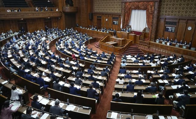 Yaponiya parlamenti imperator ailəsi ilə bağlı qanun layihəsini təsdiqlədi