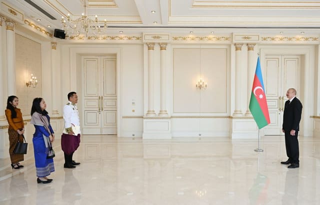  İlham Əliyev Kambocanın Azərbaycanda yeni təyin olunmuş səfirinin etimadnaməsini qəbul edib
