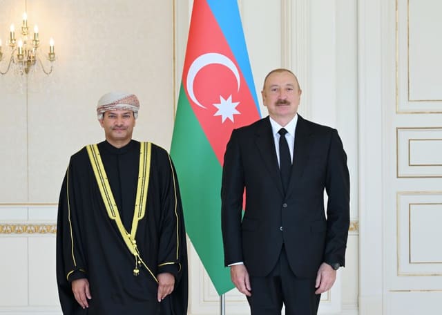 İlham Əliyev Omanın Azərbaycanda yeni təyin olunmuş səfirinin etimadnaməsini qəbul edib