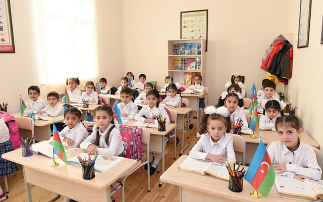 Müəllim və şagirdlər üçün geyim tələblərinə dair vahid yanaşma tətbiq olunacaq