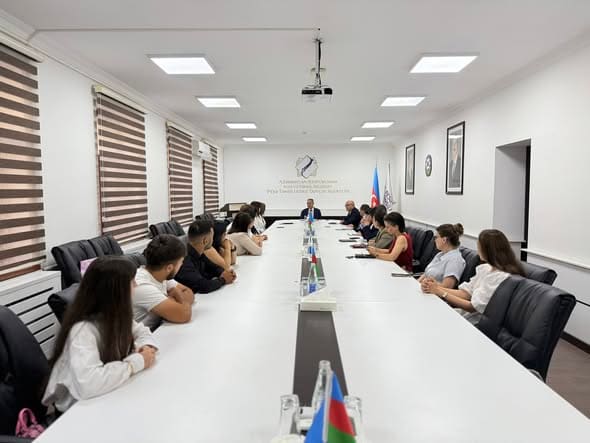Aşpazlıq üzrə beynəlxalq sertifikat qazanan məzunlarla görüş keçirilib