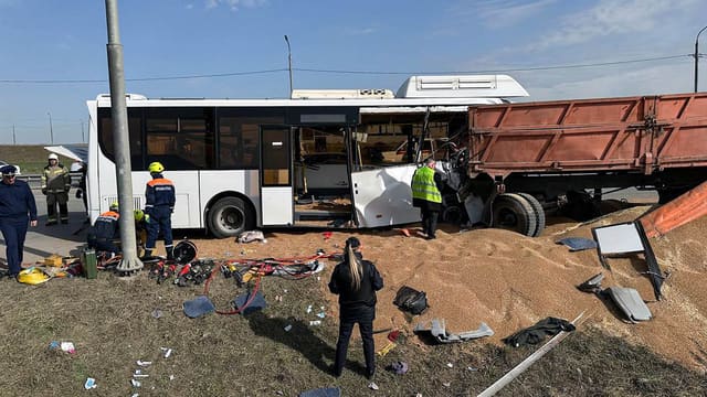 Suriyada avtobusun toqquşması nəticəsində 35 nəfər həlak olub