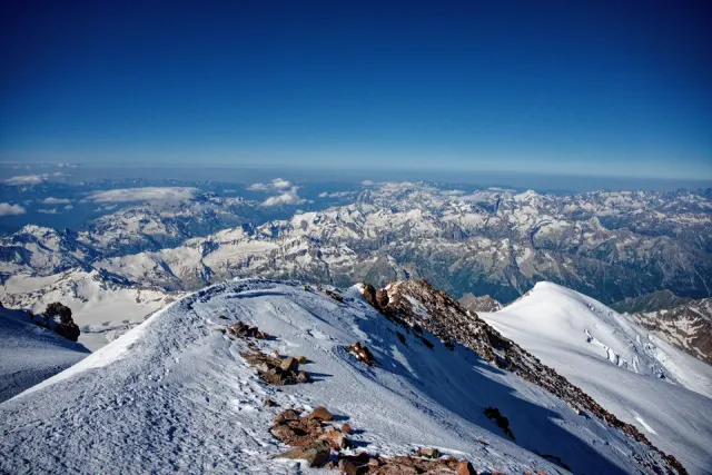 Elbrus dağına qalxan beş əcnəbi alpinist ölüb