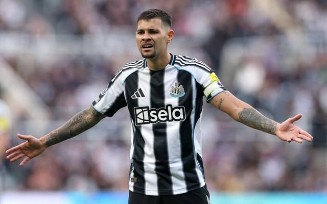 "Arsenal" braziliyalı yarımmüdafiəçisini 90 milyon avroya transfer edəcək