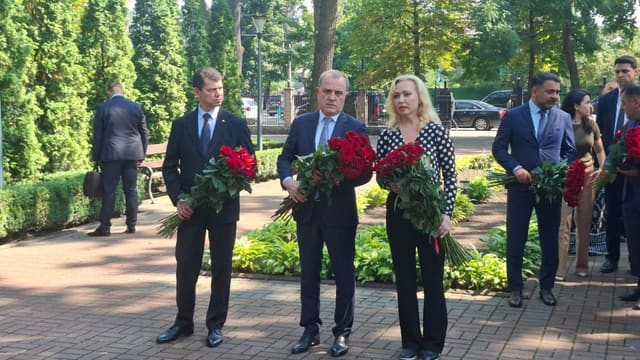 Azerbaijani FM Jeyhun Bayramov Visits Ukraine's Irpin