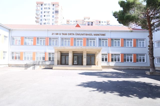 21 nömrəli tam orta məktəbdə əsaslı təmir işləri yekunlaşır - FOTOLAR