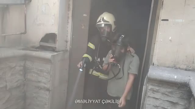 Sumqayıtda binada yanğın olub: 6 nəfər təxliyə edilib