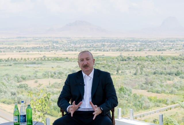Prezident: Günəş elektrik enerjisinin istehsalı üçün Azərbaycan ərazisində ən əlverişli məkan Naxçıvandır
