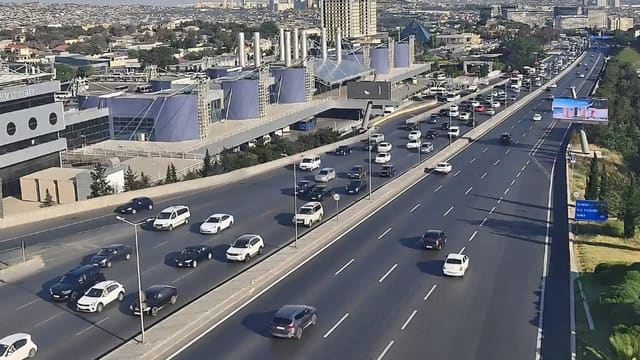 Bakıda hazırda sıxlıq müşahidə olunan yollar açıqlanıb 