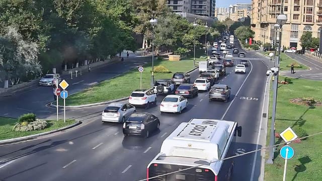 Bakıda hazırda sıxlıq müşahidə olunan yollar açıqlanıb 