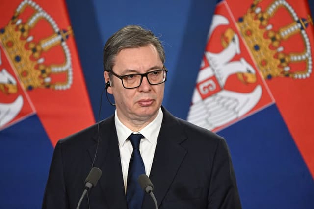 Aleksandr Vuçiç istefa verib