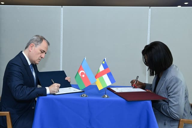 Azərbaycan ilə Mərkəzi Afrika Respublikası arasında diplomatik münasibətlər qurulub