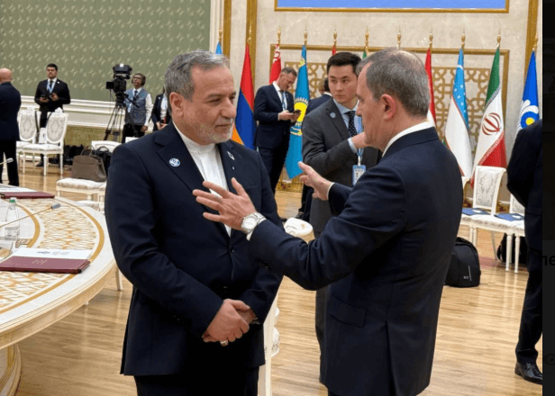 Azərbaycan, Rusiya və İran XİN rəhbərləri ayaqüstü söhbət ediblər - VİDEO