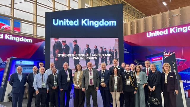 UK Defence Minister visits Azerbaijan