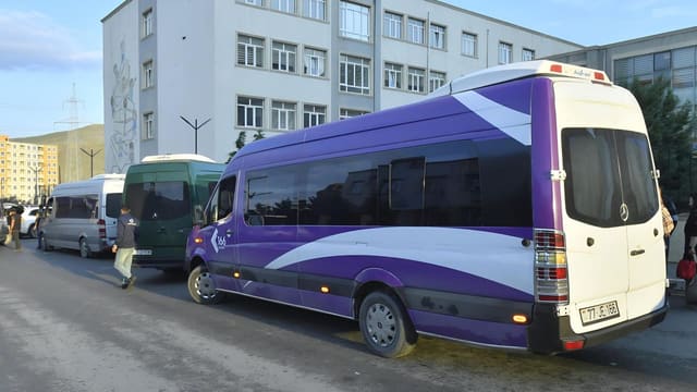 Növbəti köç karvanları Cəbrayılın Şükürbəyli kəndinə və Xocavənd şəhərinə çatıb - YENİLƏNİB