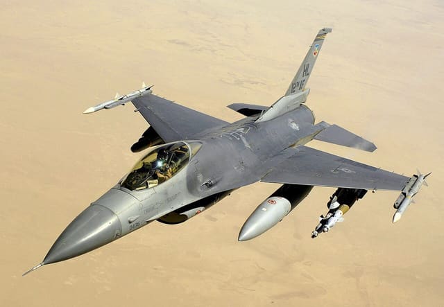 Danimarka Ukraynaya F-16 qırıcı təyyarələri üçün 50 min döyüş sursatı verib