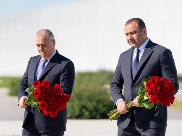 DTX və XKX rəisləri Zəfər parkını ziyarət ediblər